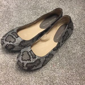 Antonio Melani Flats